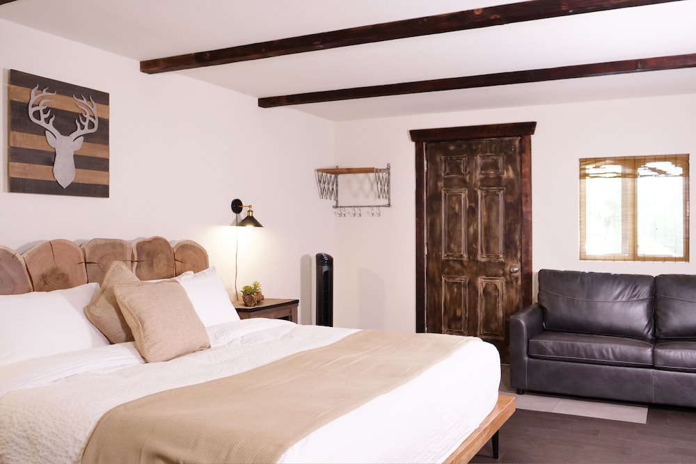 Paradise Village Hotel - photo 8
