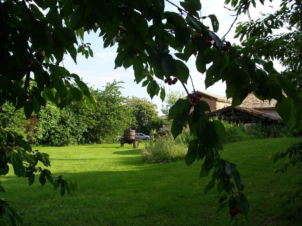 Létable haute - carbon neutral hotel in Sainte-Bazeille
