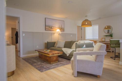 Bohemian Chic Spacation Private Hottub Close To Downtown No Pet Fee — Albuquerque