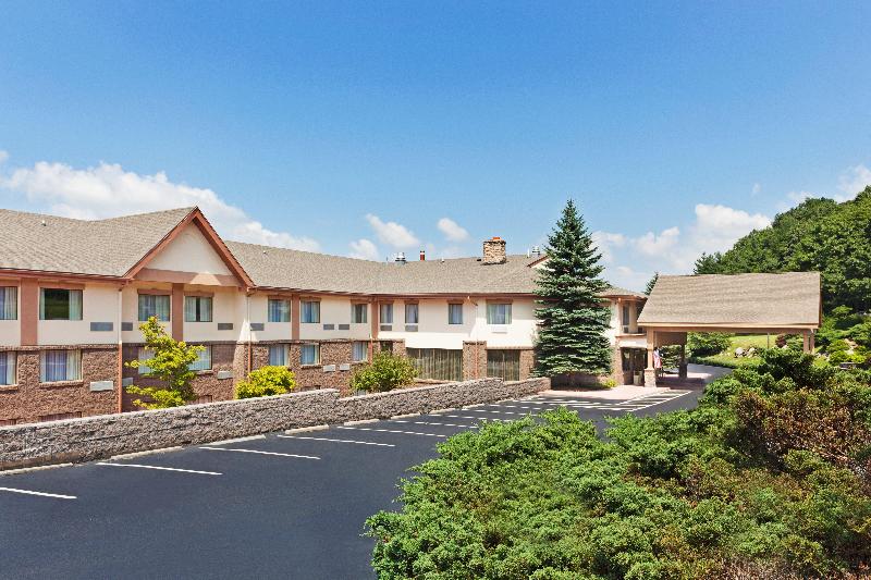 Holiday Inn Express Blowing Rock South by IHG - photo 11