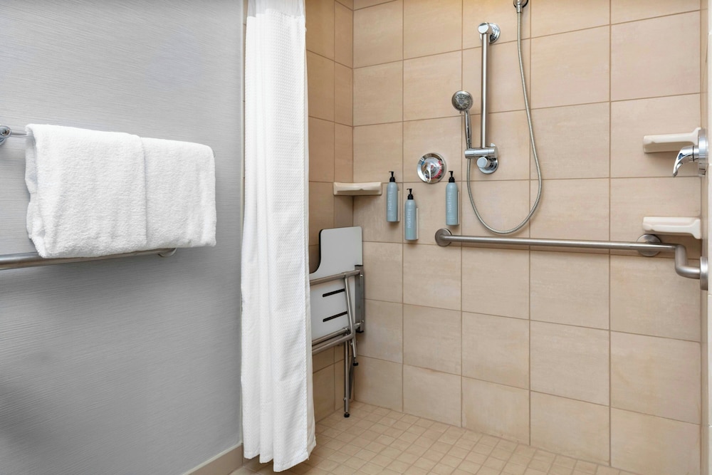 Courtyard by Marriott Pittsburgh Greensburg - photo 18