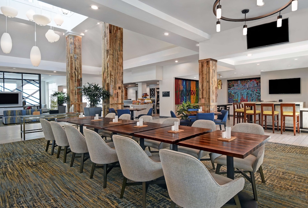 Hilton Garden Inn Houston Galleria Area - photo 32
