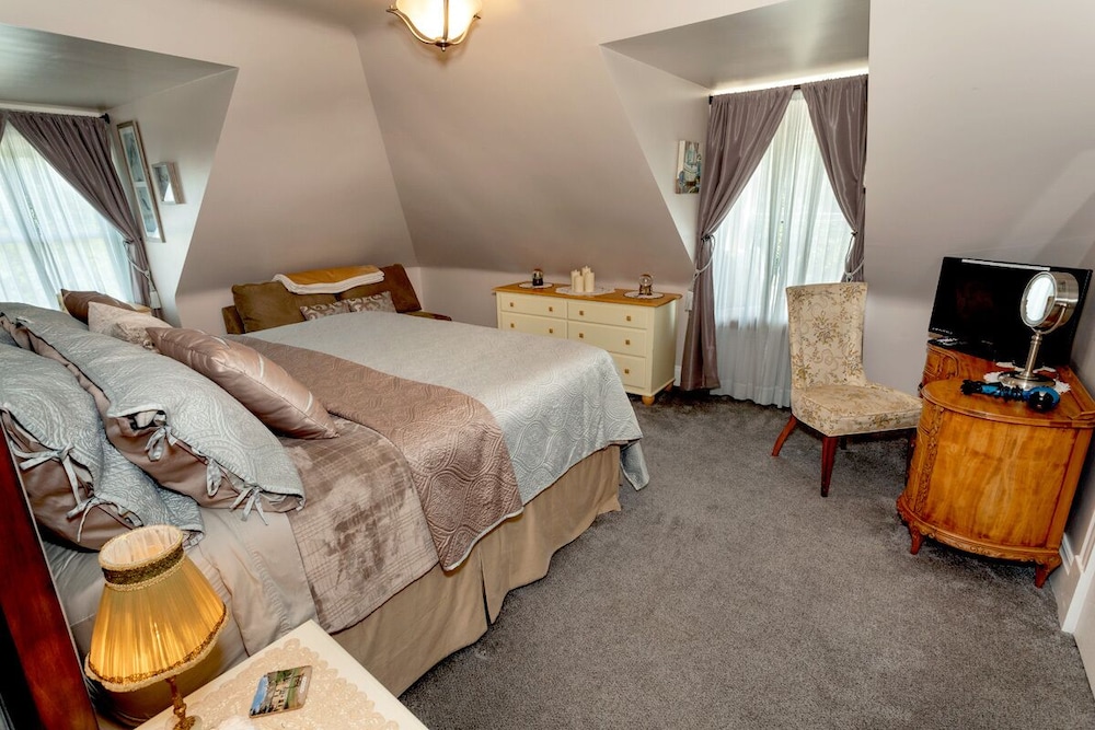 South Broadway Manor - photo 32