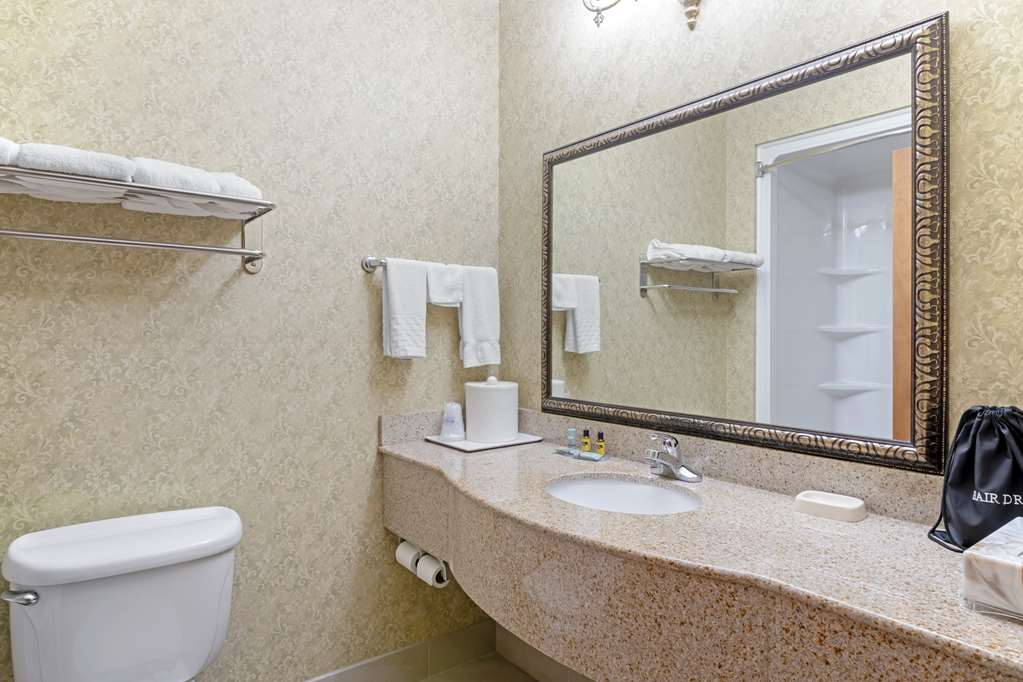 Best Western Plus Bradbury Inn & Suites - photo 41