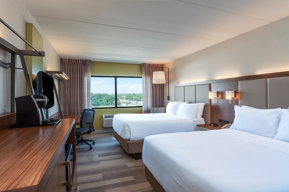 Holiday Inn Express Hauppauge Long Island - photo 12