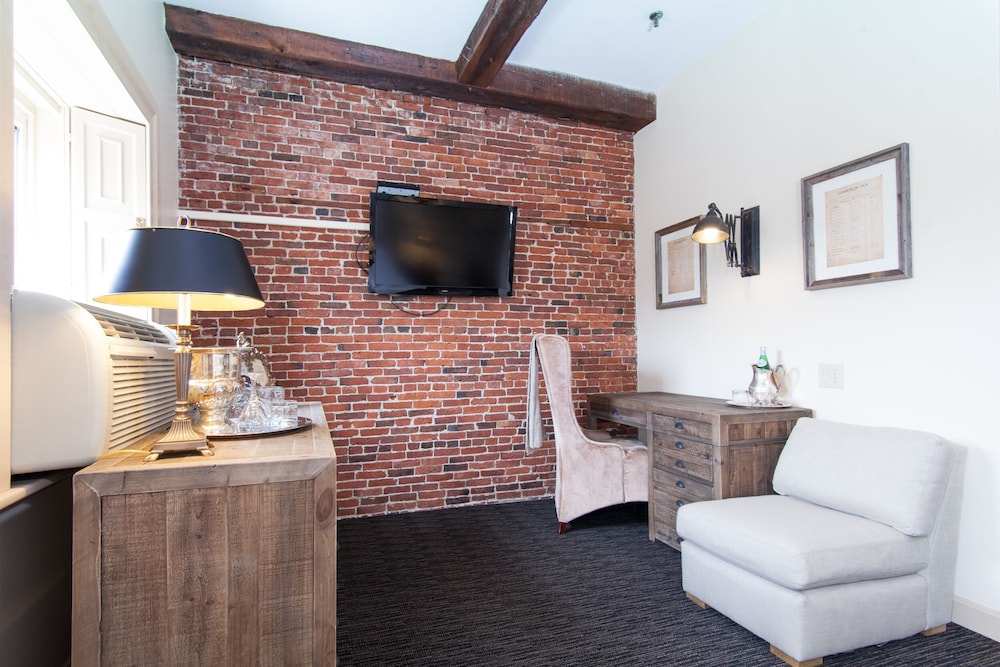 Garrison Inn Boutique Hotel - photo 23