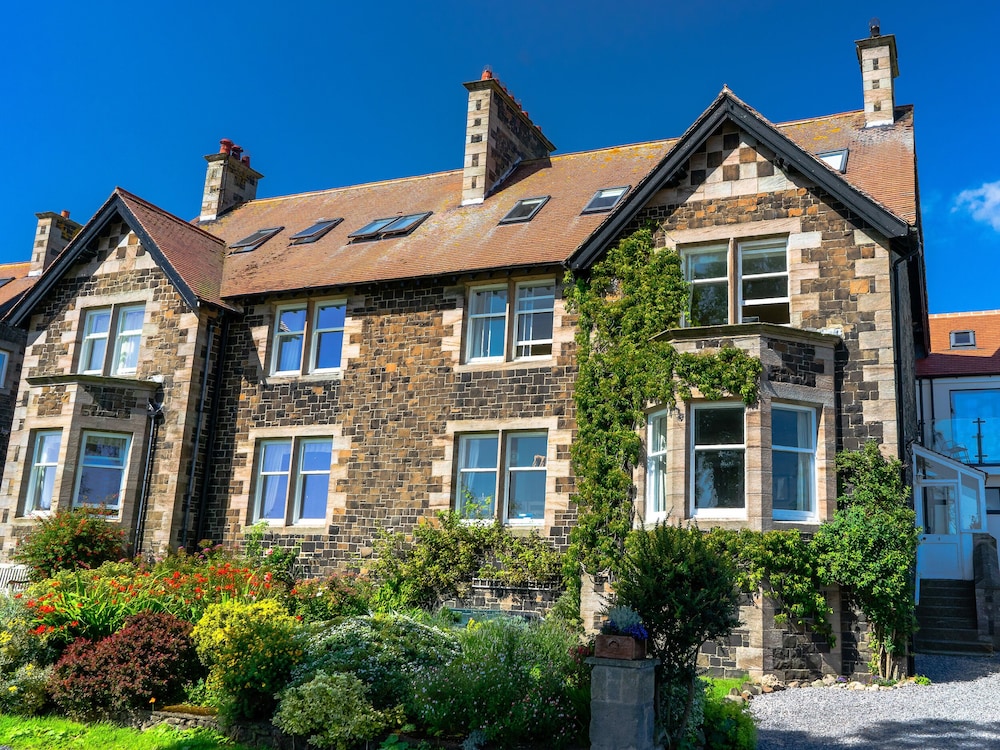 Whinstones at 4 The Villas — 4-Star Luxury Hotel in Alnwick, United Kingdom