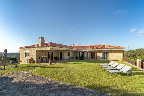 Villa Junceira refúgio de luxo perto do Castelo — 4-Star Luxury Hotel in Obidos, Portugal