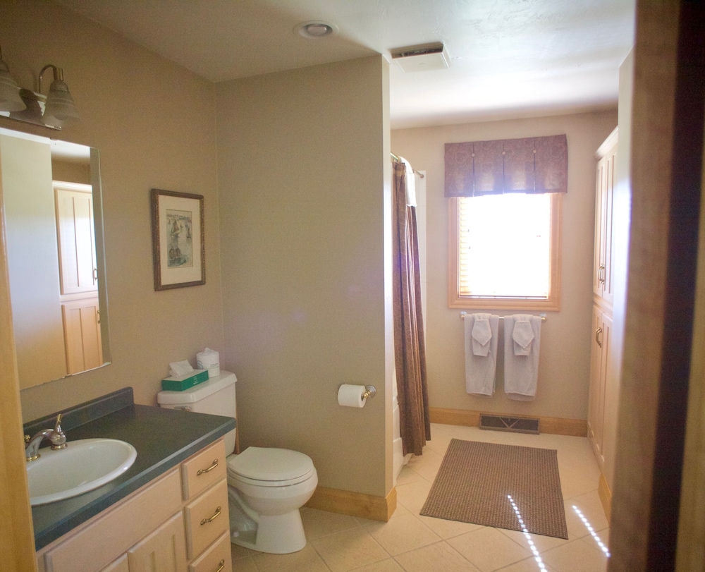 Settlement Courtyard Inn & Lavender Spa - photo 36