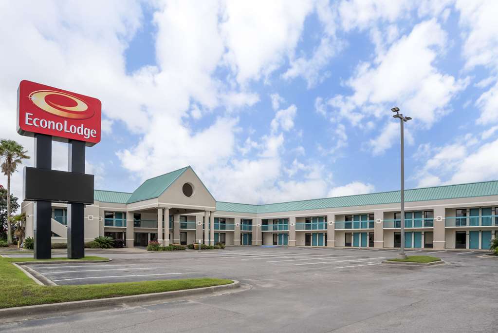 Econo Lodge Moss Point Pascagoula - photo 18