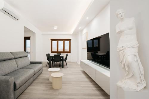 Tuscolanum Apartment — 4-Star Luxury Hotel in Rome, Italy