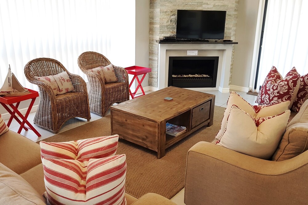 8 Aquila Covo Self Catering in Saldanha, South Africa