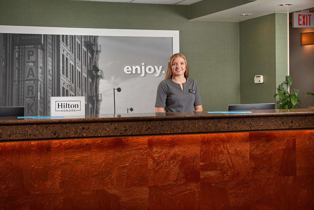 Hampton Inn Butte - photo 4