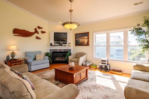 Coastal Living by Oak Island Accommodations - photo 44