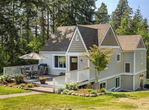 Secluded 4br Nestled In Woods Hot Tub Dog Friendly — Friday Harbor