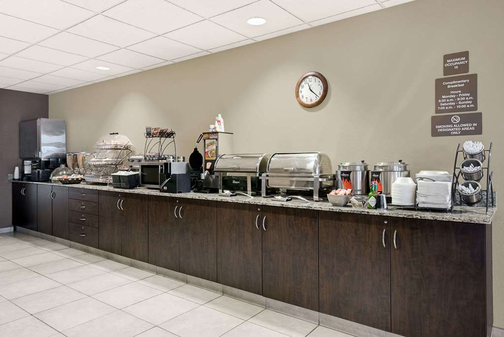 Microtel Inn & Suites by Wyndham Williston - photo 19