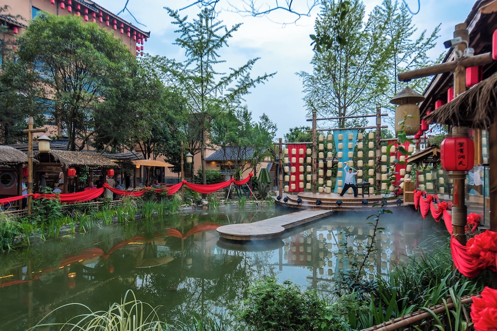 Bie You Dong Tian.Mountain home — 4-Star Luxury Hotel in Chengdu, People's Republic of China