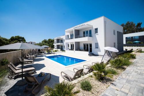 1Oak Rentals — 4-Star Luxury Hotel in Vir, Croatia