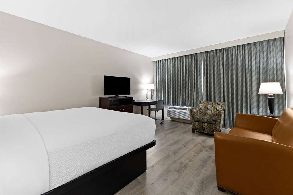 Days Inn & Suites by Wyndham Mesa Near Phoenix - photo 43