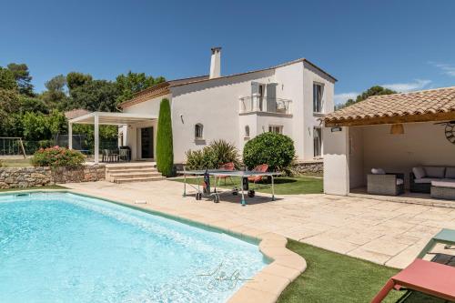 Villa des Chardonnerets — 4-Star Luxury Hotel in Mougins, France
