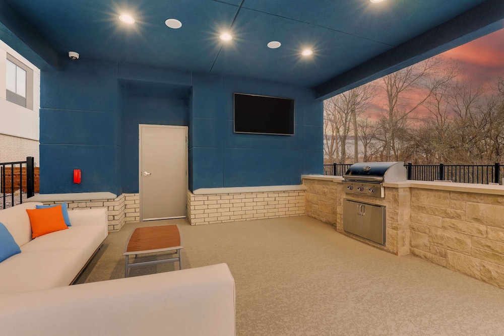 Hampton Inn & Suites Weatherford - photo 106