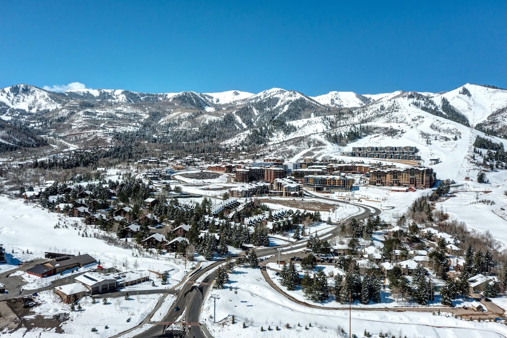 165 Ski In Ski Out Studio at Park City Mountain Resort Pool Hottub Gym studio - photo 41