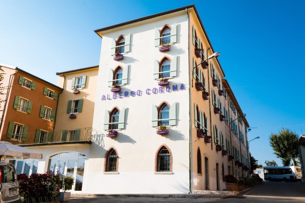 Hotel Corona - carbon neutral hotel in Caprino Veronese