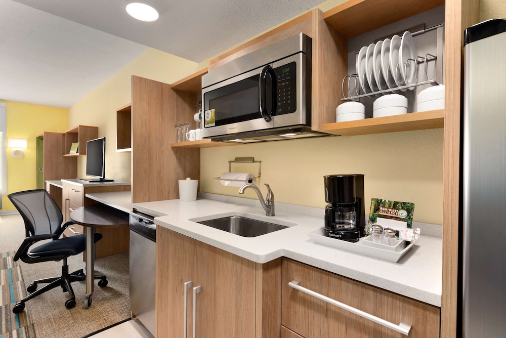 Home2 Suites by Hilton Cleveland Beachwood - photo 9