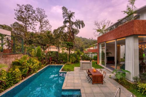 La Macedo Luxury 3 BHK Villas in Assagao with Private Pool Garden Terrace Parking Security — 4-Star Luxury Hotel in Mapuca, India