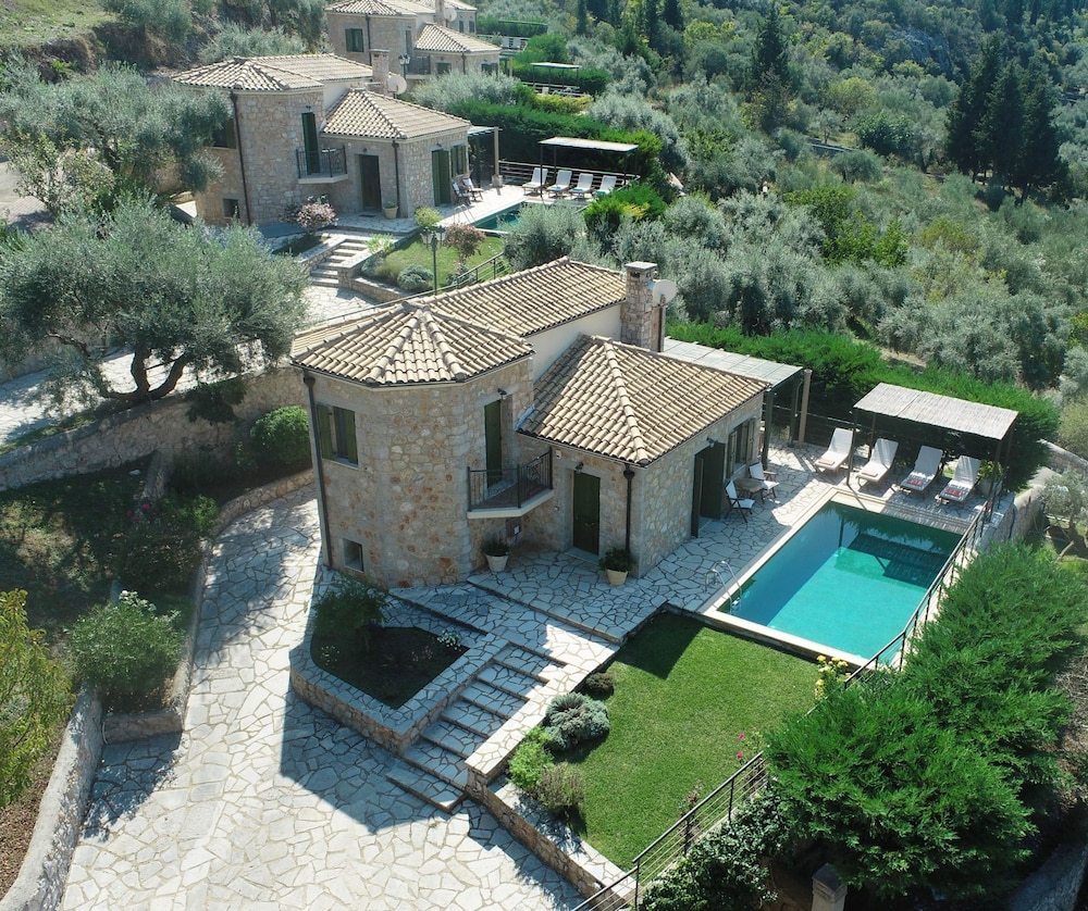 Asplathia Villas — 4-Star Luxury Hotel in Lefkada, Greece