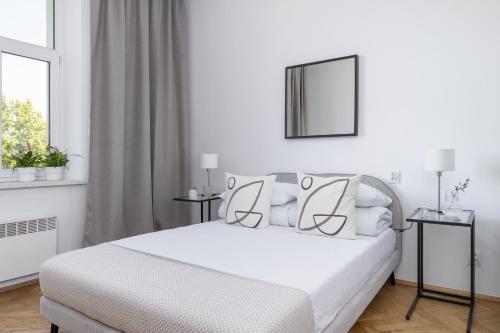 1 Bedroom Apartment Długa 65 — 4-Star Luxury Hotel in Krakow, Poland