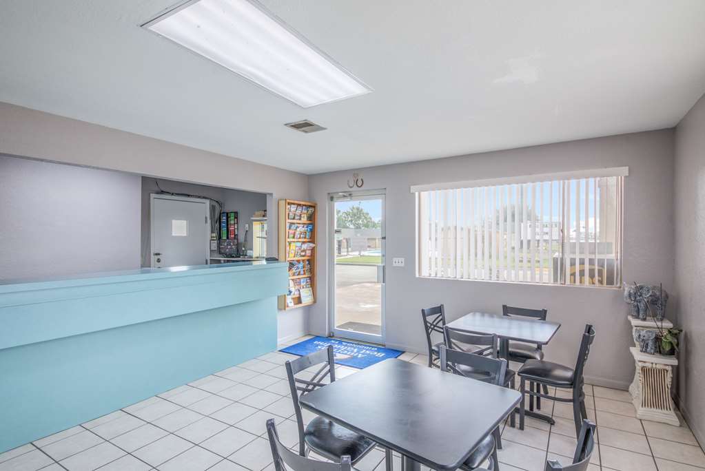 Americas Best Value Inn Giddings - photo 8