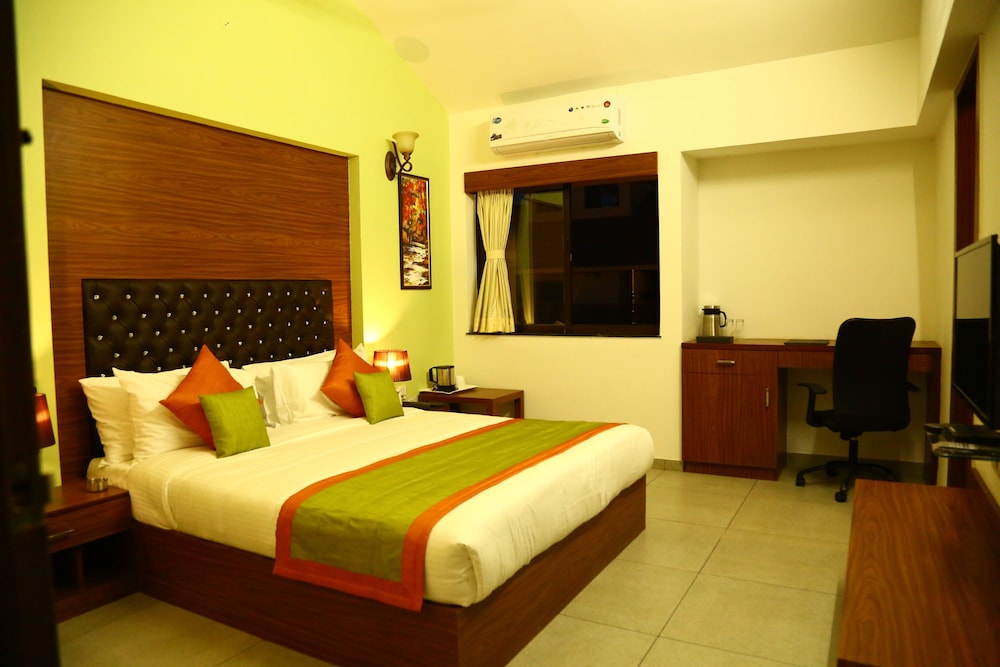 The Royal Castle Resorts — 4-Star Luxury Hotel in Rajkot, India