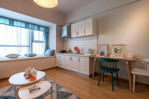Wuchang Wuchang Railway Station Locals Apartment 00127340 — 4-Star Luxury Hotel in Caidian, People's Republic of China