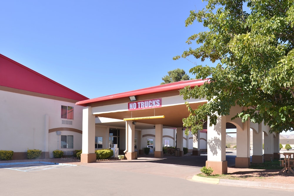 Red Roof Inn Van Horn - photo 29