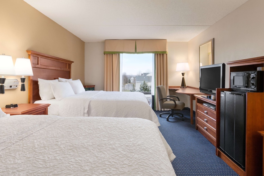 Hampton Inn Warrenton - photo 14