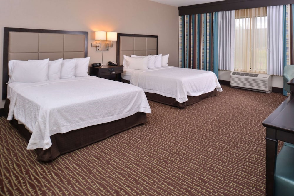 Hampton Inn & Suites Bend - photo 14