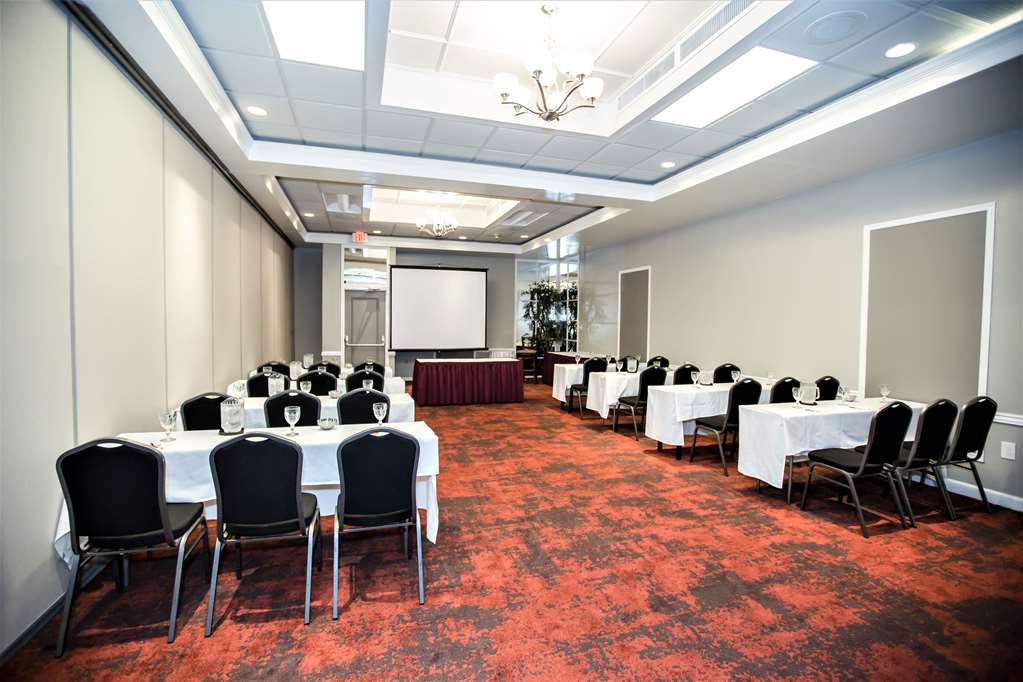 Ramada Hotel & Conference Center by Wyndham Jacksonville - photo 33