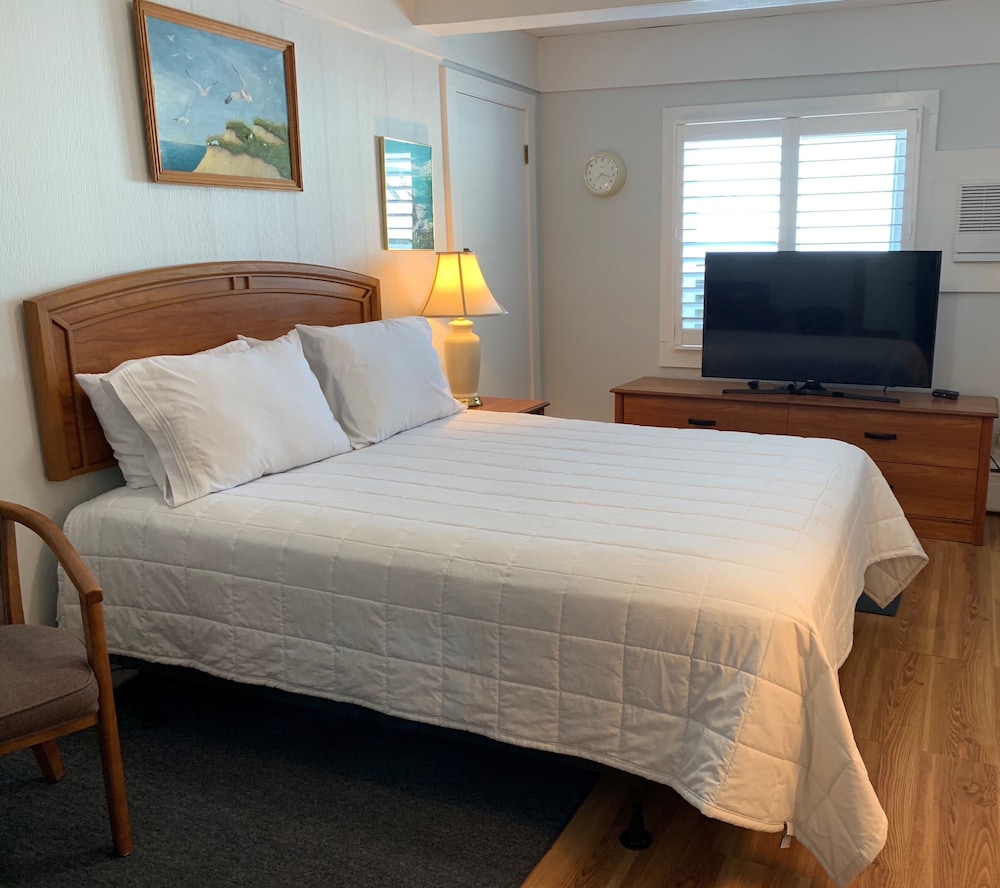 Vineyard Harbor Motel Private Beach - photo 35