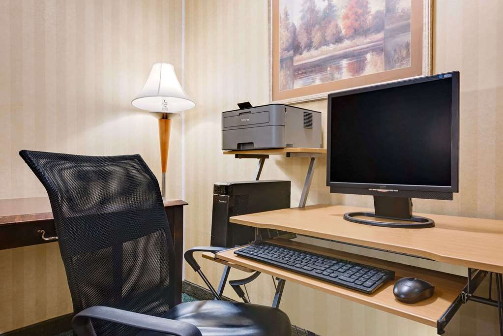 Ramada by Wyndham Cleveland Airport West - photo 17
