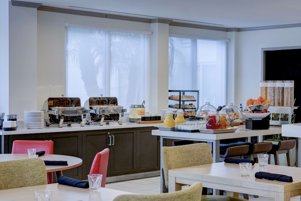 Hilton Garden Inn Anaheim Garden Grove - photo 22