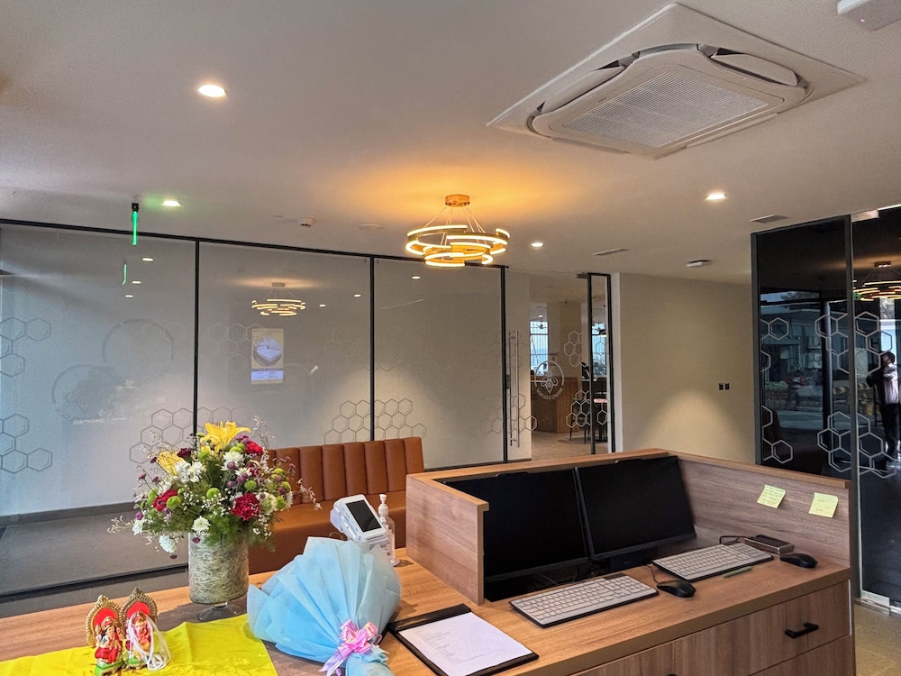 Round D Clock - carbon neutral hotel in New Delhi