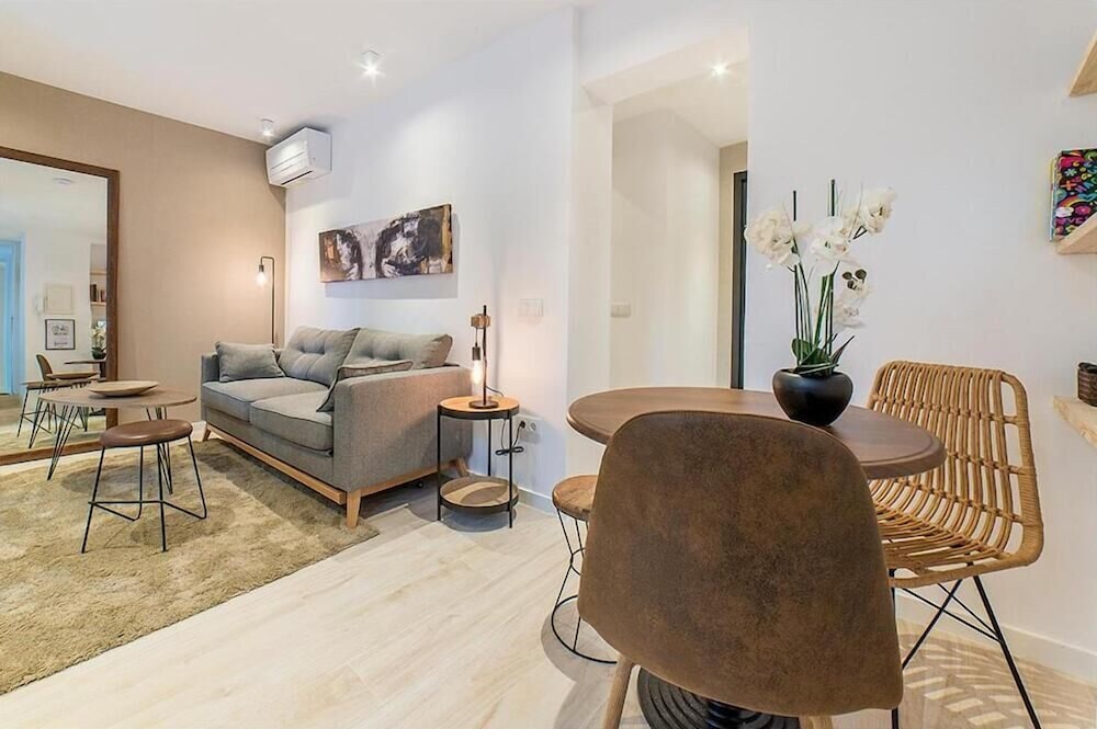 Apartamentos Madrid Rio — 4-Star Luxury Hotel in Madrid, Spain