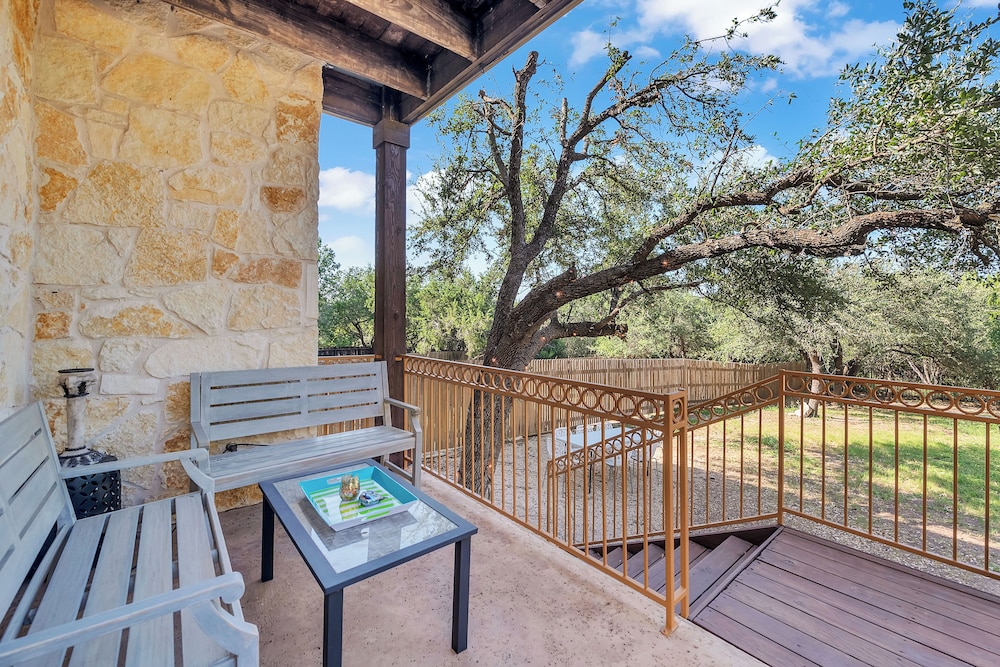 5 Mi To Lake Travis Pet Friendly Home W Yard 22274400 — Lakeway