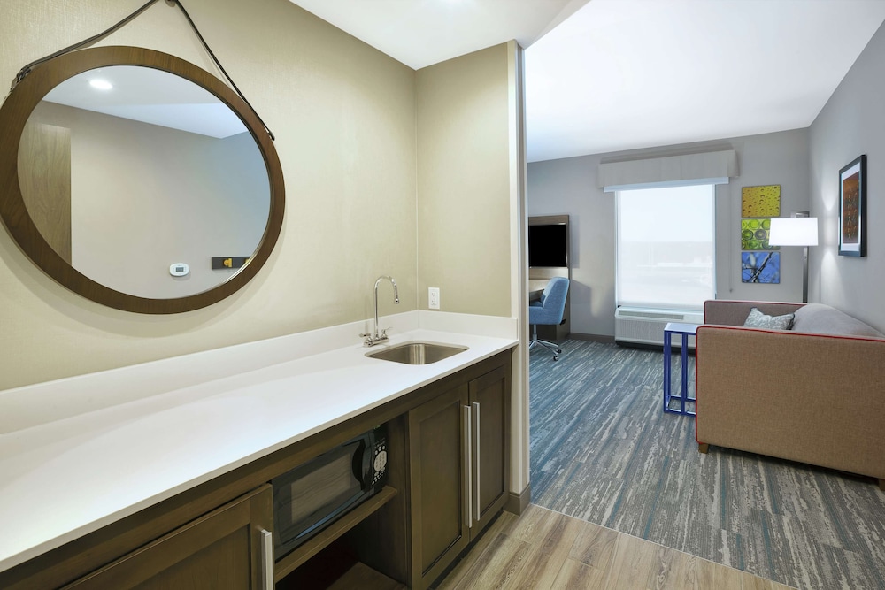 Hampton Inn & Suites Grandville Grand Rapids South - photo 10