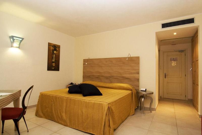 Nichotel - carbon neutral hotel in Carloforte