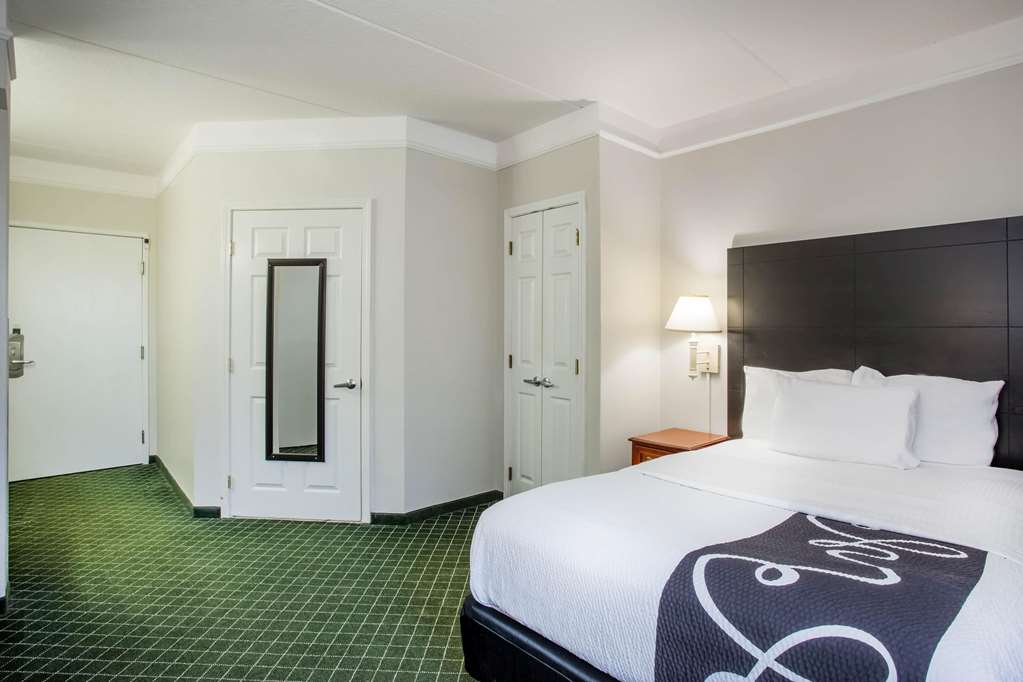 La Quinta Inn & Suites by Wyndham Melbourne Viera - photo 32