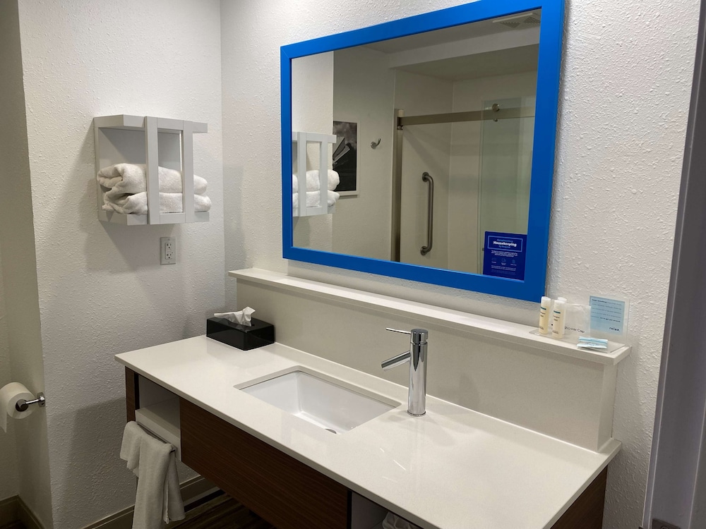 Hampton Inn Ft. Chiswell Max Meadows - photo 6