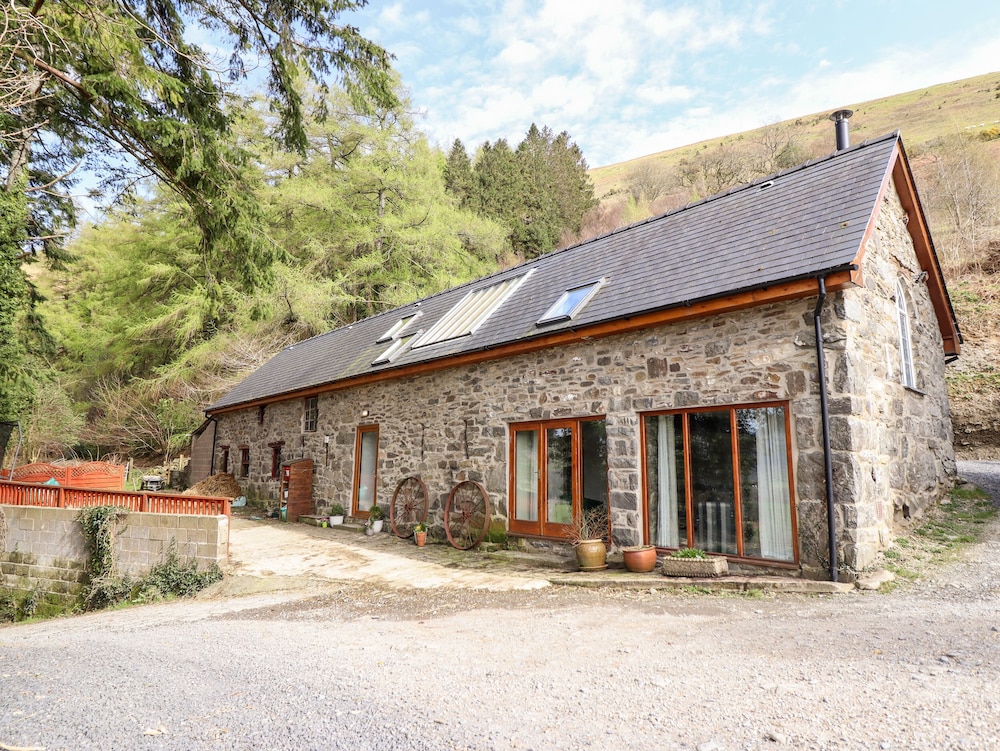 Ysgubor Craig Y Gronfa — Machynlleth