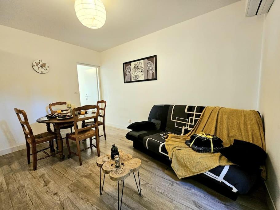 La Patio Coeur de Ville Clim in Nimes, France